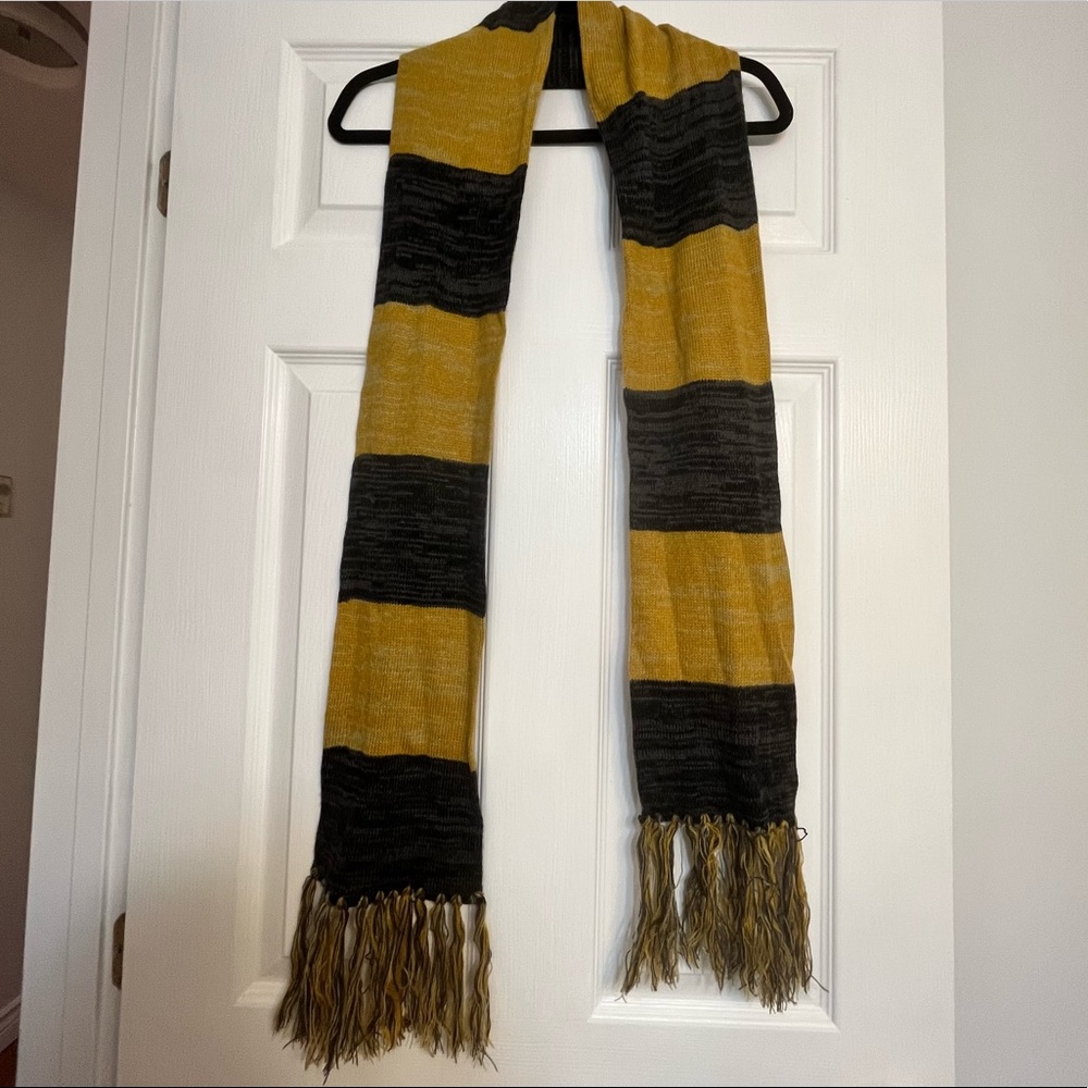 Harry Potter/Fantastic Beasts Newt Scamander’s Hufflepuff Scarf